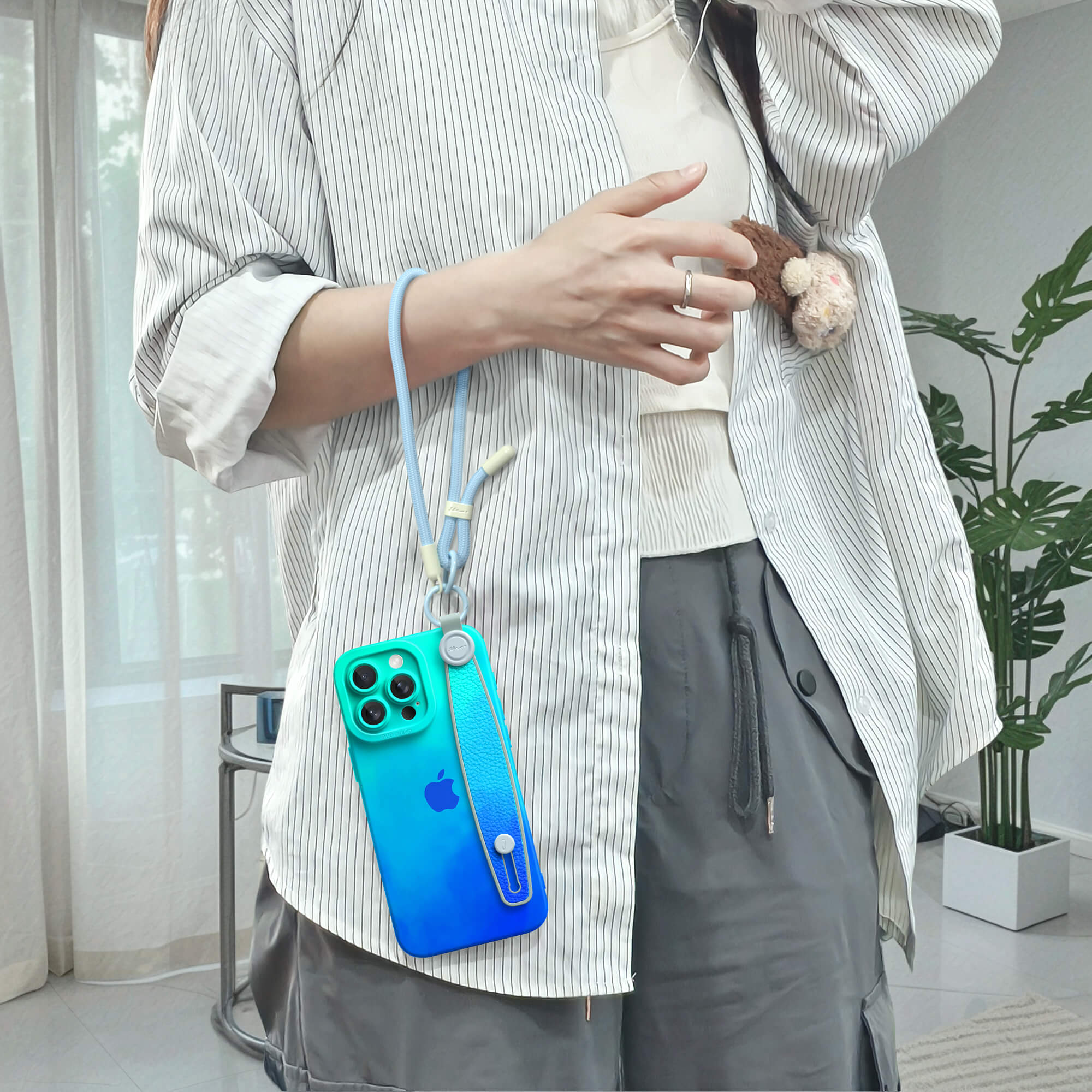 Deep Dive | iPhone Series Multifunctional Wristband Case