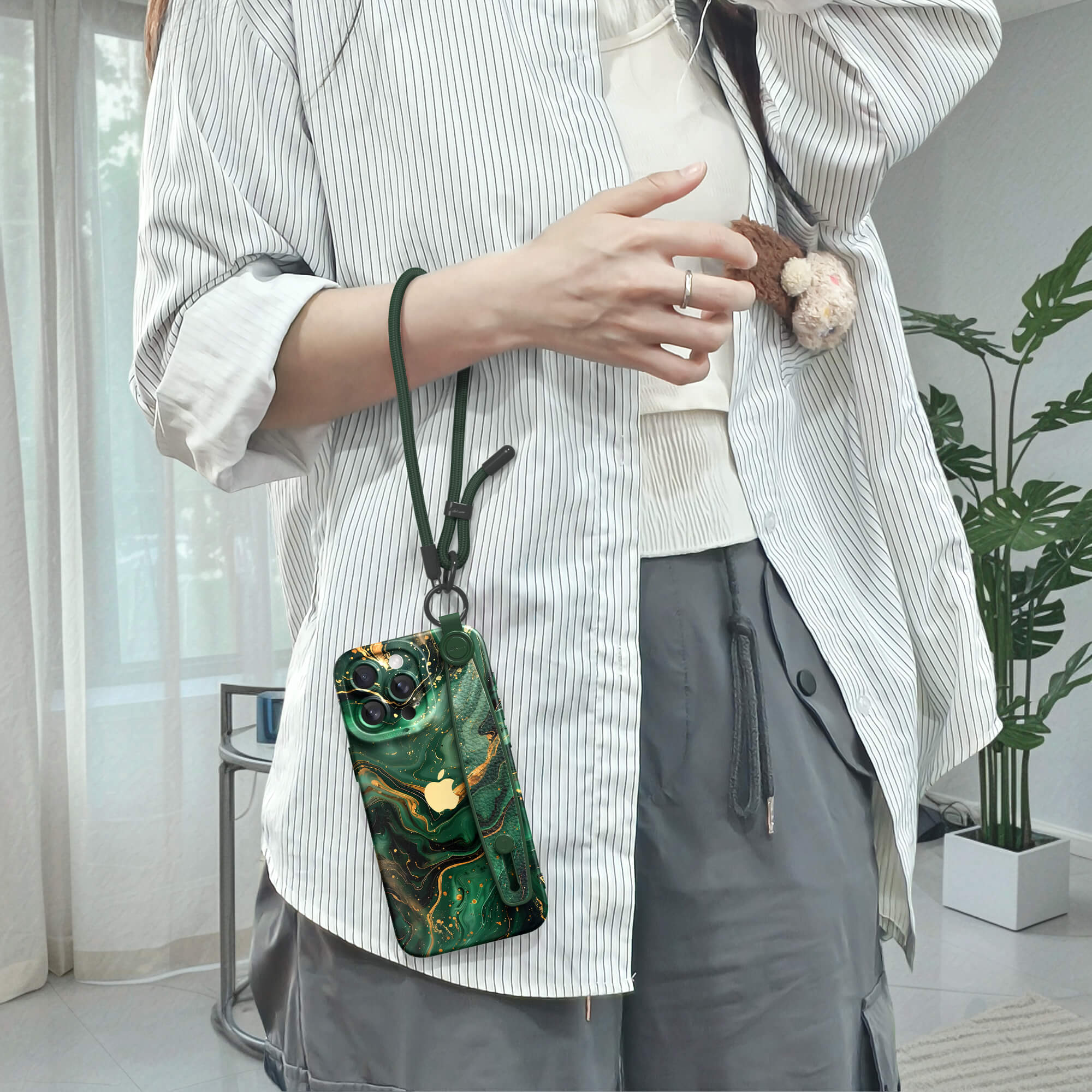 Gilded Green | iPhone Series Multifunctional Wristband Case