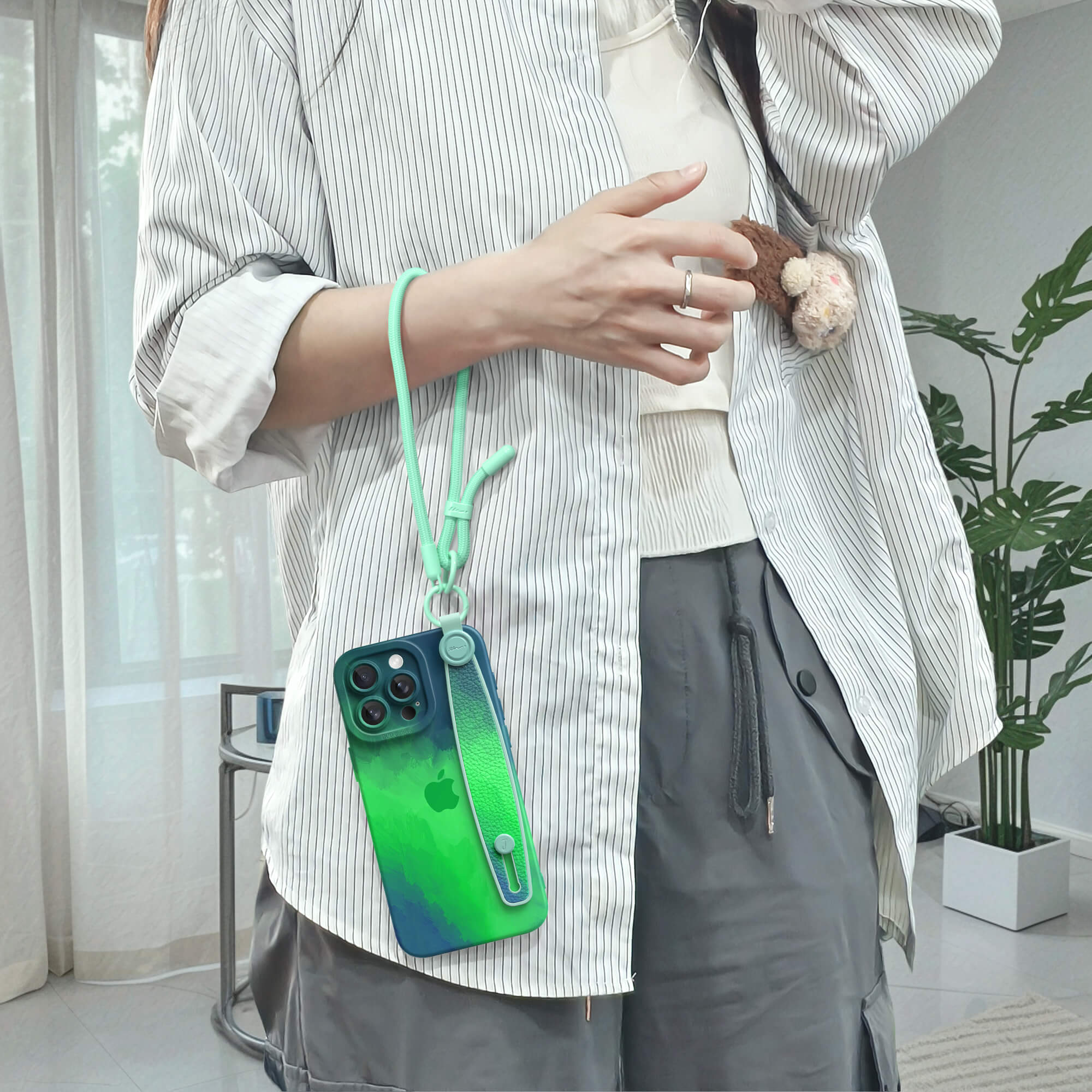 Elf Green | iPhone Series Multifunctional Wristband Case